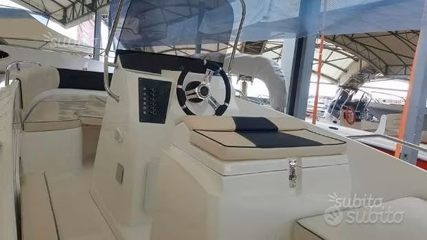 Trimarchi 62 con motore Selva Murena 40 XSR